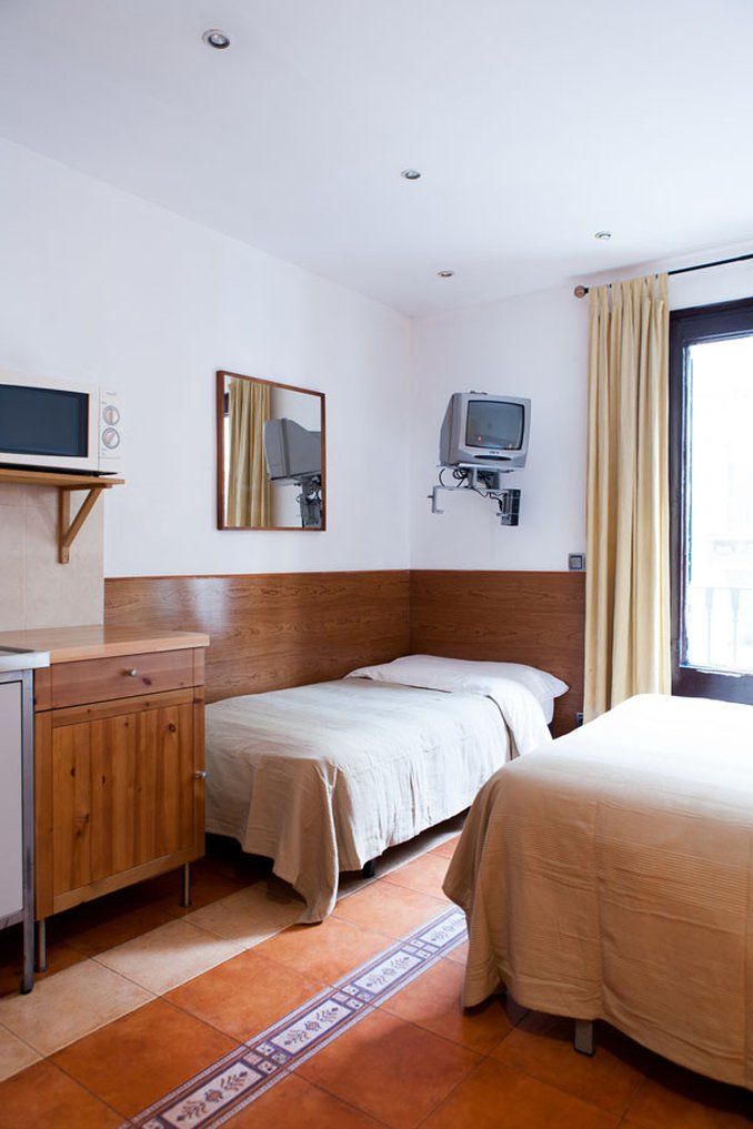 Estudios Pelayo Guest House Barcelona Exterior photo